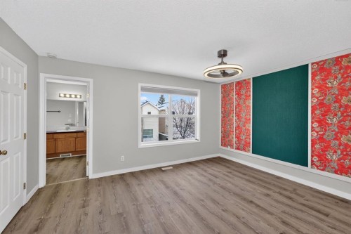 42 Royal Elm Drive Nw, Calgary, AB - Indoor Photo Showing Other Room