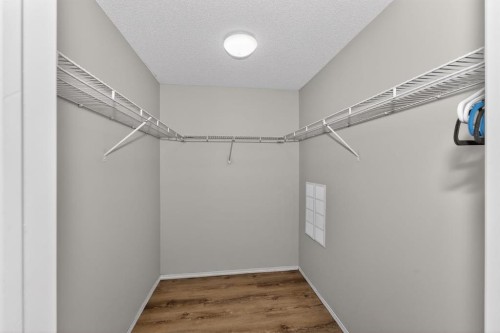 42 Royal Elm Drive Nw, Calgary, AB - Indoor With Storage