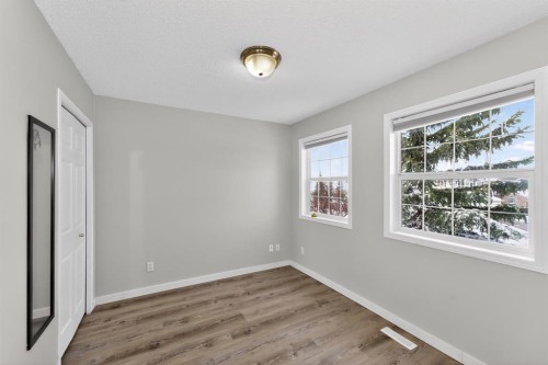 42 Royal Elm Drive Nw, Calgary, AB - Indoor Photo Showing Other Room