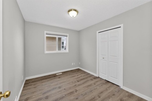 42 Royal Elm Drive Nw, Calgary, AB - Indoor Photo Showing Other Room