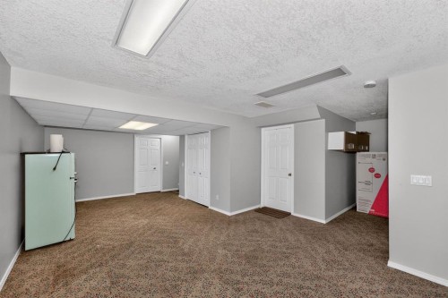 42 Royal Elm Drive Nw, Calgary, AB - Indoor