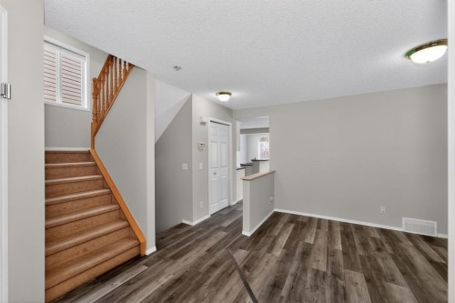 42 Royal Elm Drive Nw, Calgary, AB - Indoor Photo Showing Other Room