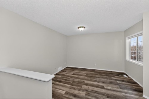 42 Royal Elm Drive Nw, Calgary, AB - Indoor Photo Showing Other Room