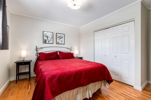 332 Avonburn Road Se, Calgary, AB - Indoor Photo Showing Bedroom