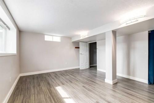 332 Avonburn Road Se, Calgary, AB - Indoor