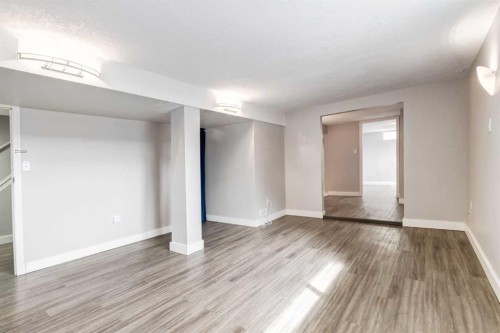 332 Avonburn Road Se, Calgary, AB - Indoor Photo Showing Other Room