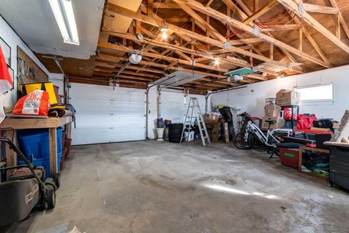 332 Avonburn Road Se, Calgary, AB - Indoor Photo Showing Garage