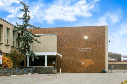 332 Avonburn Road Se, Calgary, AB - Outdoor With Exterior