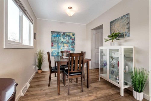 332 Avonburn Road Se, Calgary, AB - Indoor Photo Showing Dining Room