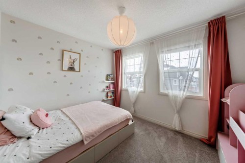 522 River Heights Crescent, Cochrane, AB - Indoor Photo Showing Bedroom