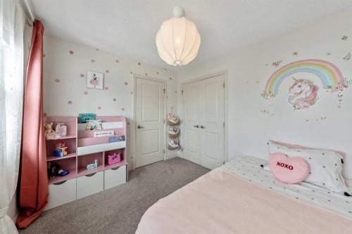 522 River Heights Crescent, Cochrane, AB - Indoor Photo Showing Bedroom