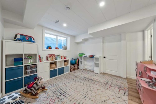 522 River Heights Crescent, Cochrane, AB - Indoor