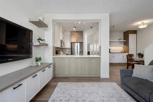 522 River Heights Crescent, Cochrane, AB - Indoor