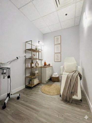 1623 Centre Street Nw, Calgary, AB 