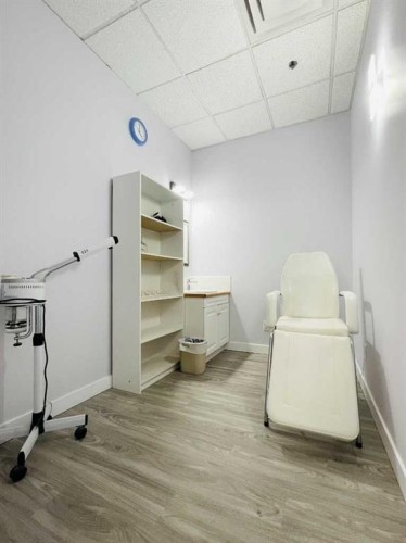 1623 Centre Street Nw, Calgary, AB 