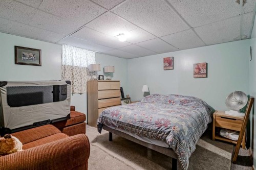 1411 20 Avenue Nw, Calgary, AB - Indoor Photo Showing Bedroom