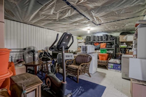 1411 20 Avenue Nw, Calgary, AB - Indoor