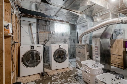 1411 20 Avenue Nw, Calgary, AB - Indoor Photo Showing Laundry Room