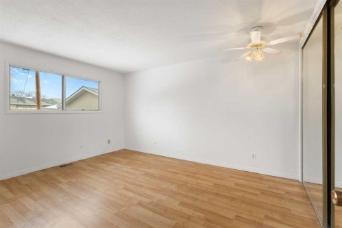 5216 Marian Road Ne, Calgary, AB - Indoor Photo Showing Other Room
