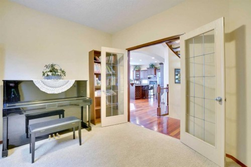 160 Tremblant Way Sw, Calgary, AB - Indoor Photo Showing Other Room