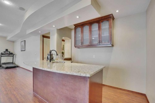 160 Tremblant Way Sw, Calgary, AB - Indoor