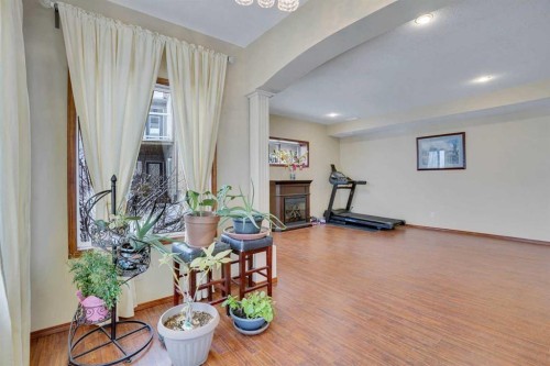 160 Tremblant Way Sw, Calgary, AB - Indoor
