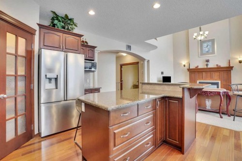160 Tremblant Way Sw, Calgary, AB - Indoor Photo Showing Kitchen