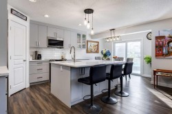 202 Tuscany Vista Point NW Calgary, AB T3L 3A1