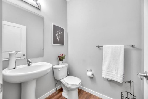 63 Walgrove Way Se, Calgary, AB - Indoor Photo Showing Bathroom