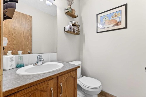 245 Millview Green Sw, Calgary, AB - Indoor Photo Showing Bathroom