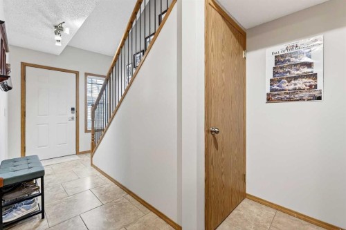 245 Millview Green Sw, Calgary, AB - Indoor Photo Showing Other Room