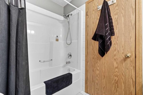 245 Millview Green Sw, Calgary, AB - Indoor Photo Showing Bathroom