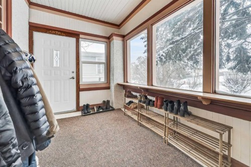 2713 9 Avenue Se, Calgary, AB - Indoor Photo Showing Other Room