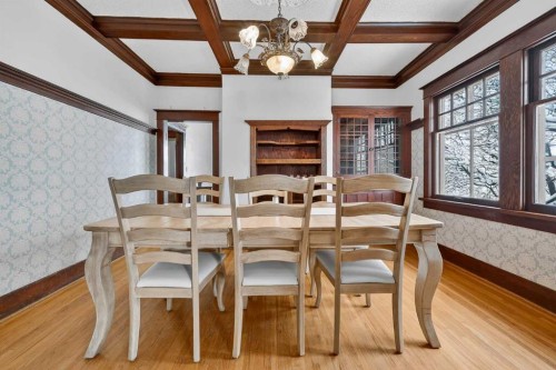 2713 9 Avenue Se, Calgary, AB - Indoor Photo Showing Dining Room