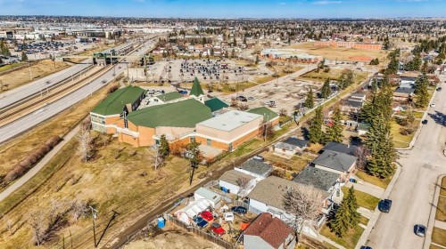 2713 9 Avenue Se, Calgary, AB - Outdoor With View
