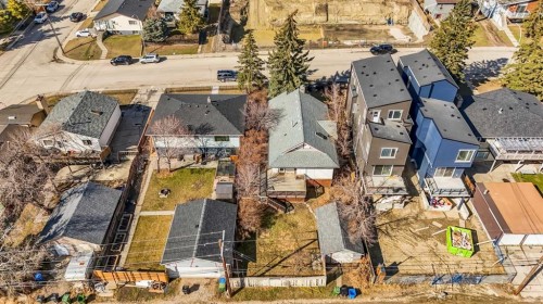 2713 9 Avenue Se, Calgary, AB - Outdoor
