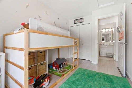 479 Cranbrook Square Se, Calgary, AB - Indoor