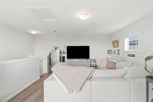 479 Cranbrook Square Se, Calgary, AB - Indoor