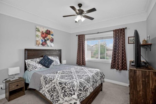 207 Strathmore Lakes Bend, Strathmore, AB - Indoor Photo Showing Bedroom