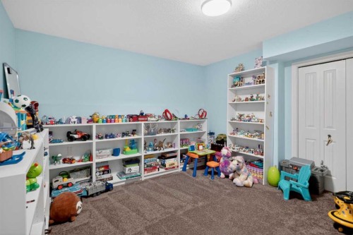 207 Strathmore Lakes Bend, Strathmore, AB - Indoor Photo Showing Other Room
