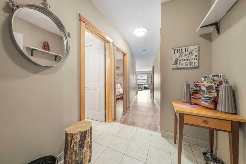 206C-1120 Railway Avenue, Canmore, AB - Indoor Photo Showing Other Room
