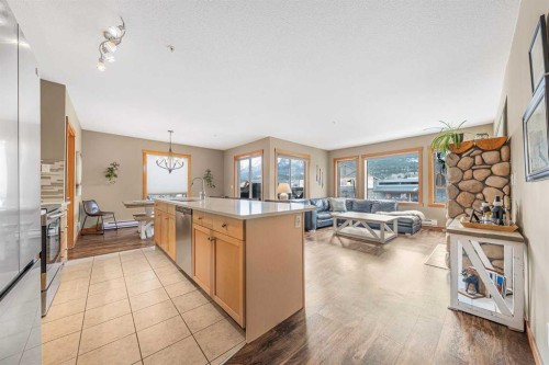 206C-1120 Railway Avenue, Canmore, AB - Indoor Photo Showing Other Room