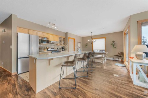 206C-1120 Railway Avenue, Canmore, AB - Indoor Photo Showing Kitchen With Upgraded Kitchen