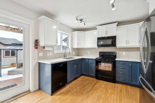 56 Silverado Plains View Sw, Calgary, AB - Indoor Photo Showing Kitchen