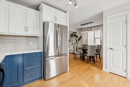 56 Silverado Plains View Sw, Calgary, AB - Indoor Photo Showing Kitchen