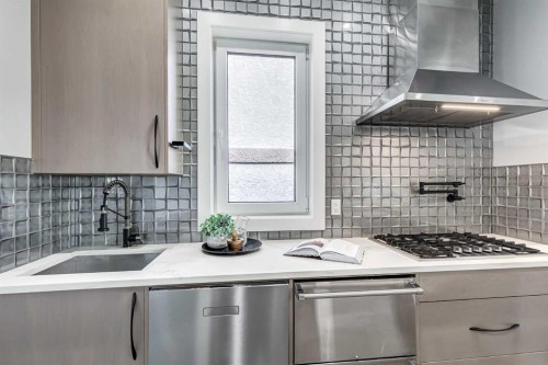 26 Patina Hill Sw, Calgary, AB - Indoor Photo Showing Kitchen With Upgraded Kitchen