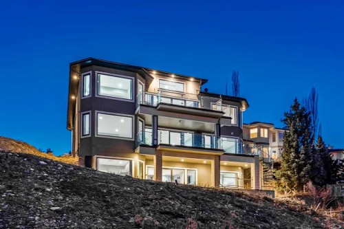 26 Patina Hill Sw, Calgary, AB - Outdoor