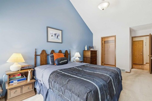 53 Somervale Point Sw, Calgary, AB - Indoor Photo Showing Bedroom