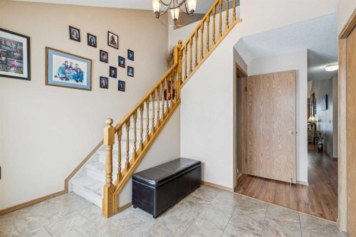 53 Somervale Point Sw, Calgary, AB - Indoor Photo Showing Other Room