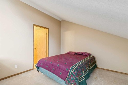 53 Somervale Point Sw, Calgary, AB - Indoor Photo Showing Bedroom